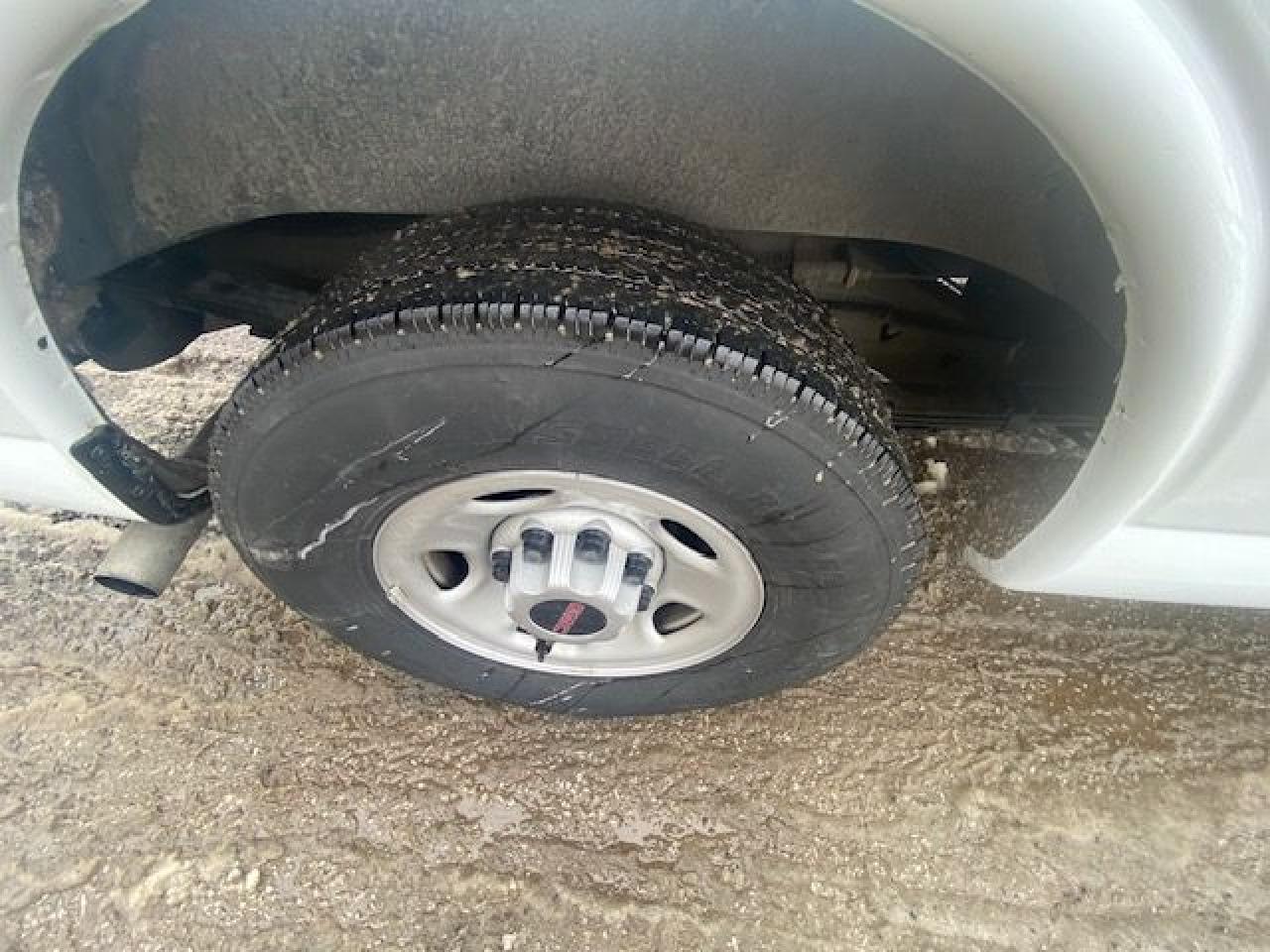 2022 GMC Savana Cargo Van TRY B 4 YOU BUY - THERMO KING REFRIGERATED VAN Photo