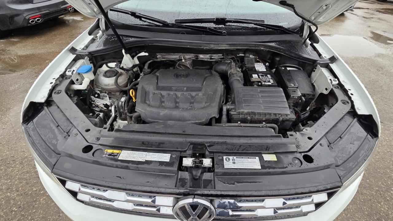 2018 Volkswagen Tiguan Trendline, 2 SETS OF WHEELS, WELL MAINTAINED, CERT Photo