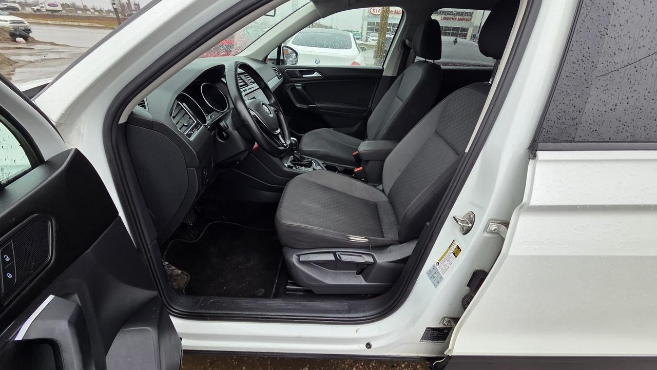 2018 Volkswagen Tiguan Trendline, 2 SETS OF WHEELS, WELL MAINTAINED, CERT Photo