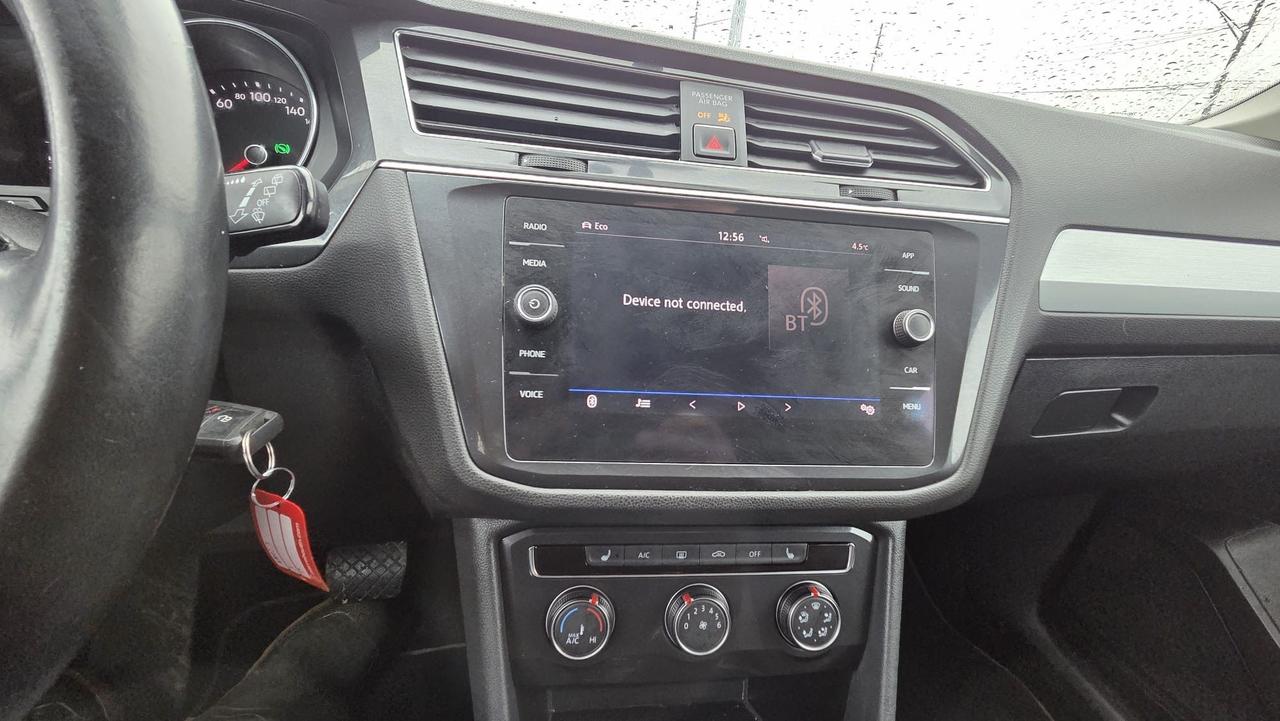 2018 Volkswagen Tiguan Trendline, 2 SETS OF WHEELS, WELL MAINTAINED, CERT Photo