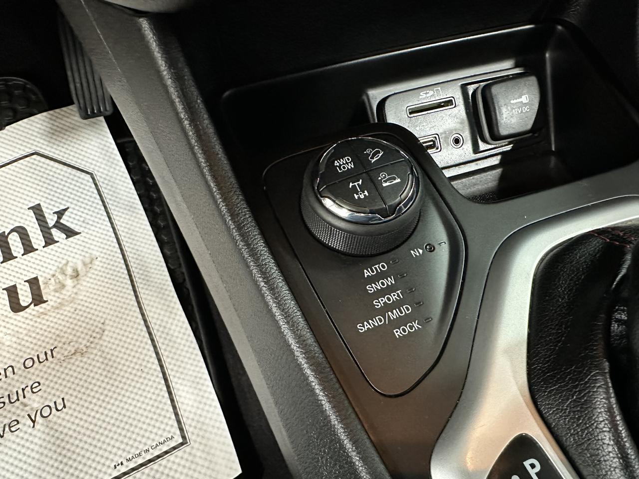 2017 Jeep Cherokee Trailhawk | 4X4 | PANO SUNROOF | DRIVE MODES Photo17