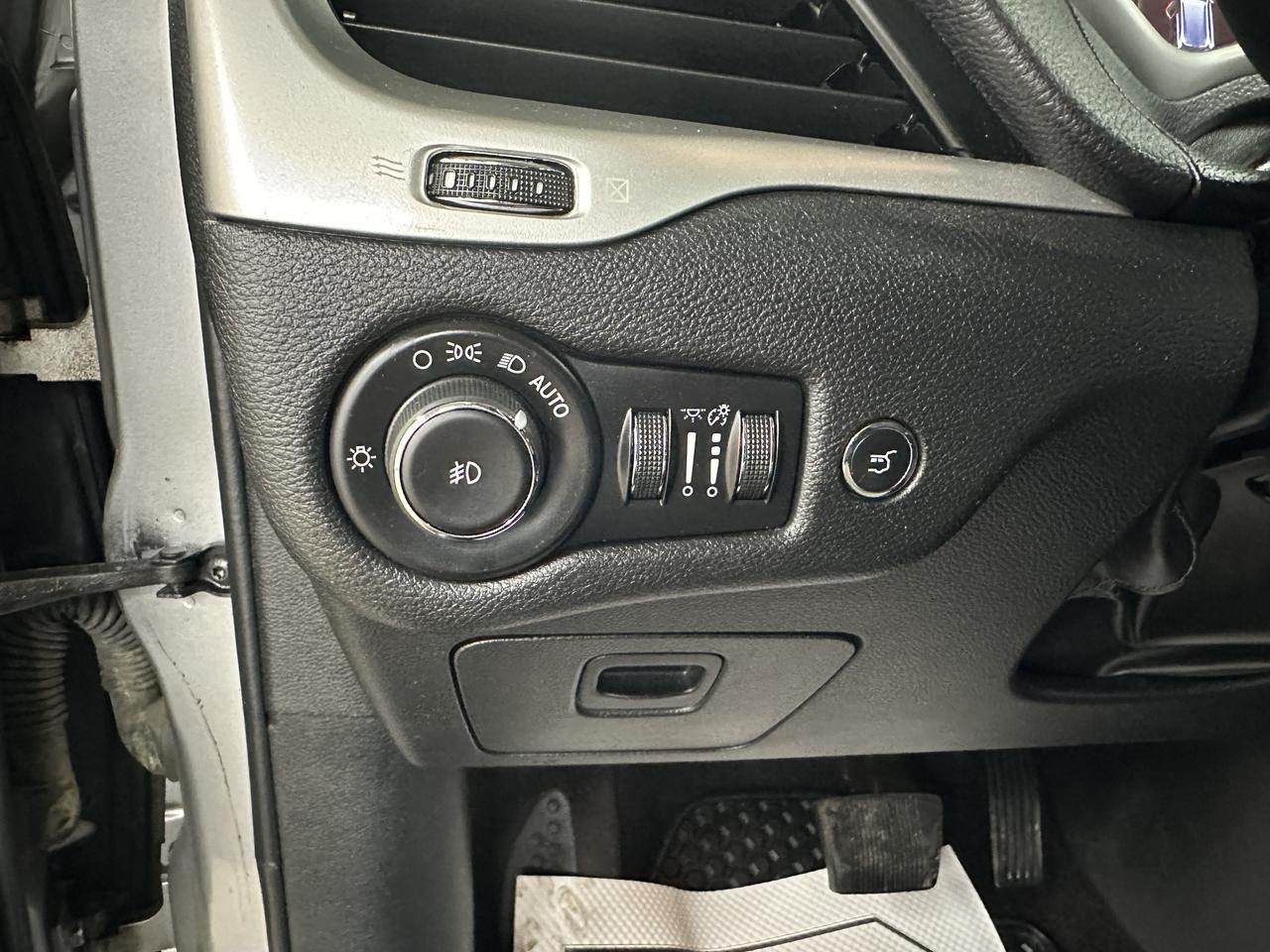 2017 Jeep Cherokee Trailhawk | 4X4 | PANO SUNROOF | DRIVE MODES Photo18