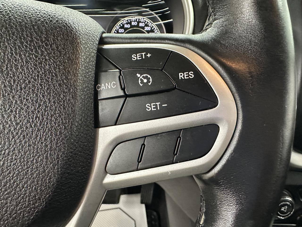 2017 Jeep Cherokee Trailhawk | 4X4 | PANO SUNROOF | DRIVE MODES Photo13