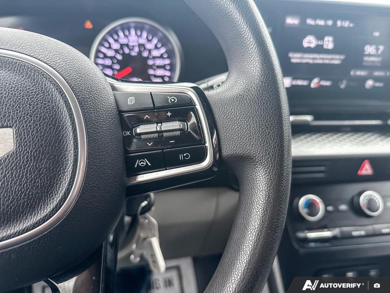 2022 Kia Carnival LX / NO ACCIDENTS / CRUISE / BLUETOOTH /CAP CHAIRS Photo