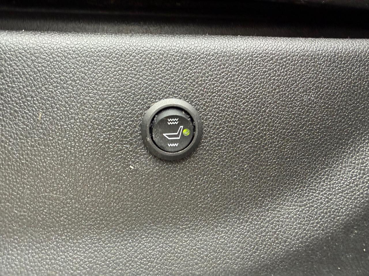 2022 Chevrolet Silverado 1500 Custom Trail Boss AutoStart! Heated Seat! CarPlay! Photo