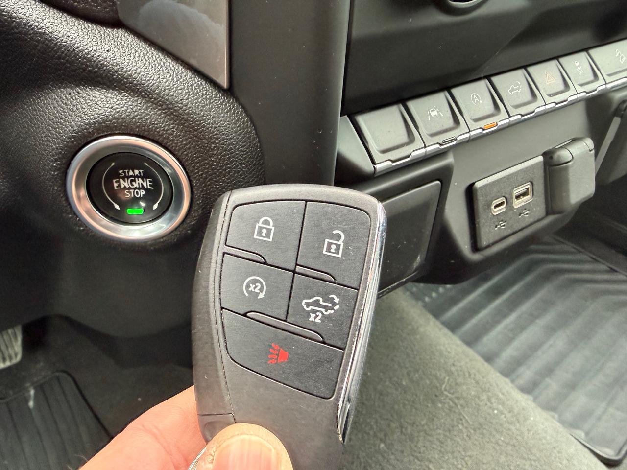 2022 Chevrolet Silverado 1500 Custom Trail Boss AutoStart! Heated Seat! CarPlay! Photo