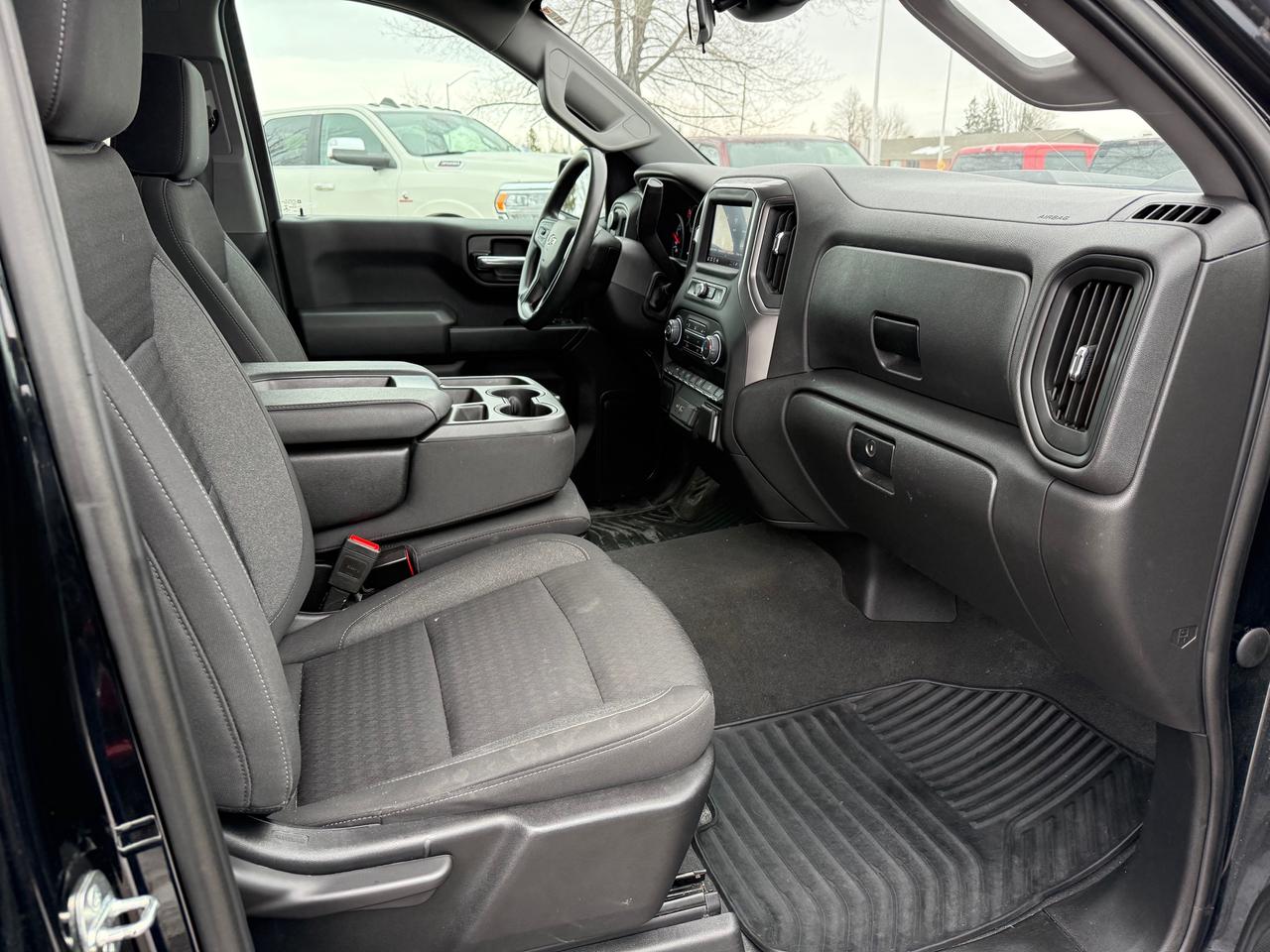 2022 Chevrolet Silverado 1500 Custom Trail Boss AutoStart! Heated Seat! CarPlay! Photo
