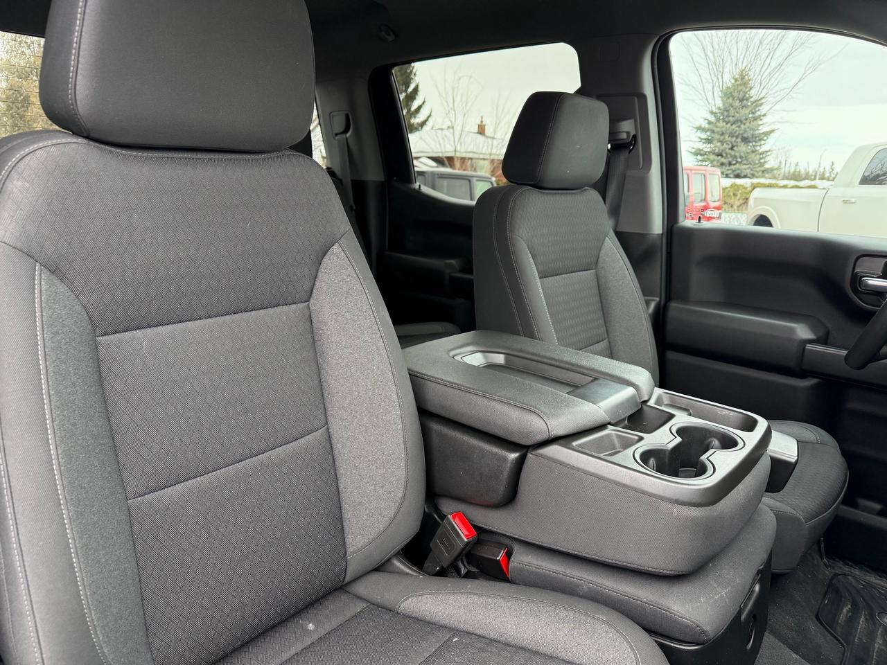 2022 Chevrolet Silverado 1500 Custom Trail Boss AutoStart! Heated Seat! CarPlay! Photo