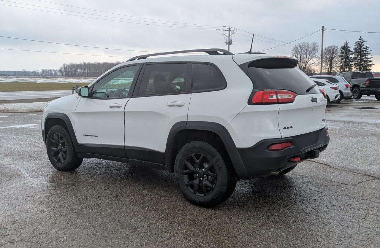 2017 Jeep Cherokee 4WD 4dr Trailhawk Photo2