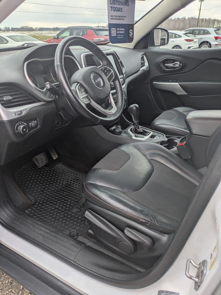 2017 Jeep Cherokee 4WD 4dr Trailhawk Photo