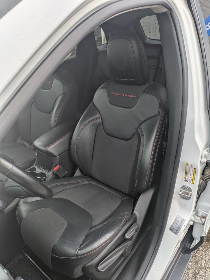 2017 Jeep Cherokee 4WD 4dr Trailhawk Photo