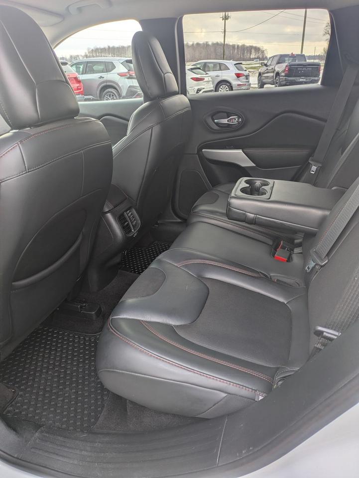 2017 Jeep Cherokee 4WD 4dr Trailhawk Photo