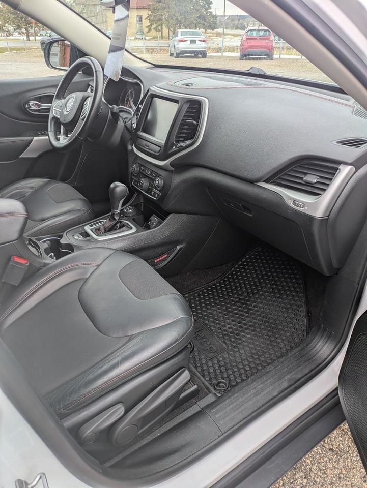 2017 Jeep Cherokee 4WD 4dr Trailhawk Photo