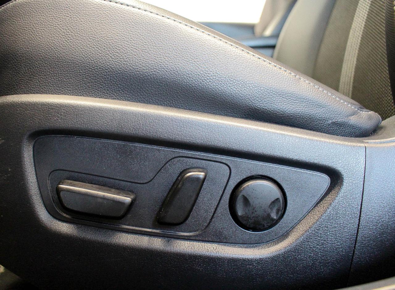 2025 Mazda CX-50 GS-L HEATED SEATS/STEERING WHEEL - LEATHERETTE UPHOLSTERY - APPLE CARPLAY AND ANDROID AUTO Photo