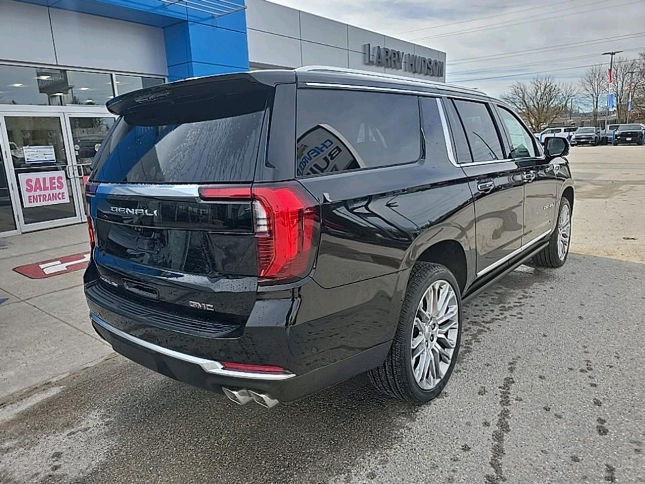2026 GMC Yukon XL 4WD 4DR DENALI Photo