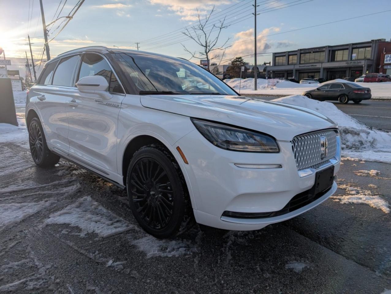 2021 Lincoln Corsair RESERVE / NAVIGATION/ PANO SUNROOF/ BLIND SPOT / - Photo #3