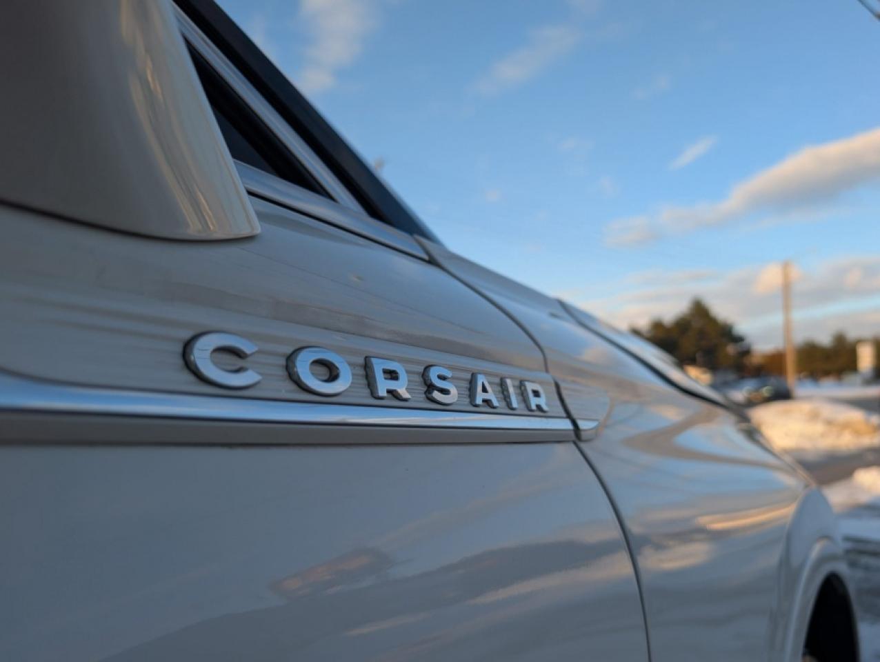 2021 Lincoln Corsair RESERVE / NAVIGATION/ PANO SUNROOF/ BLIND SPOT / - Photo #10