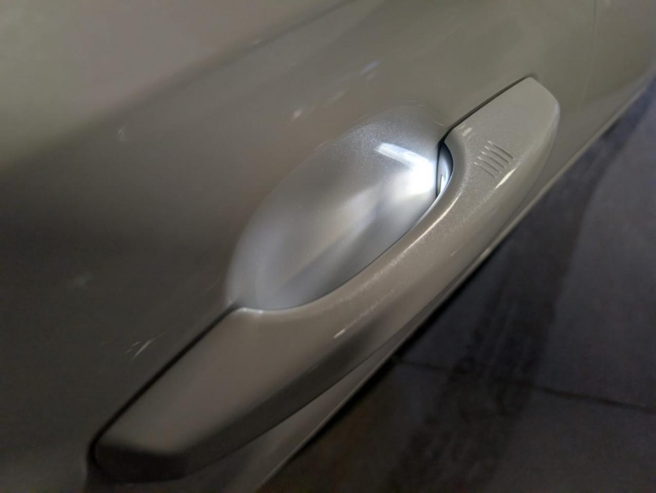 2021 Lincoln Corsair RESERVE / NAVIGATION/ PANO SUNROOF/ BLIND SPOT / - Photo #25