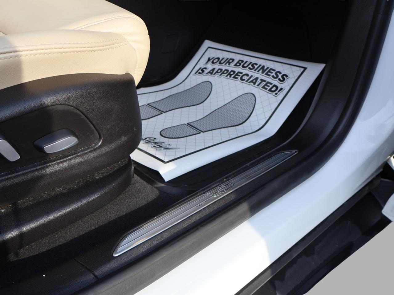 2018 Cadillac XT5 V6 PREMIUM LUXURY AWD *ACCIDENT FREE* CAMERA NAV BLUETOOTH LEATHER PANO ROOF CRUISE ALLOYS Photo