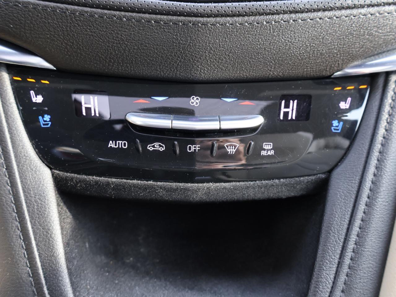 2018 Cadillac XT5 V6 PREMIUM LUXURY AWD *ACCIDENT FREE* CAMERA NAV BLUETOOTH LEATHER PANO ROOF CRUISE ALLOYS Photo