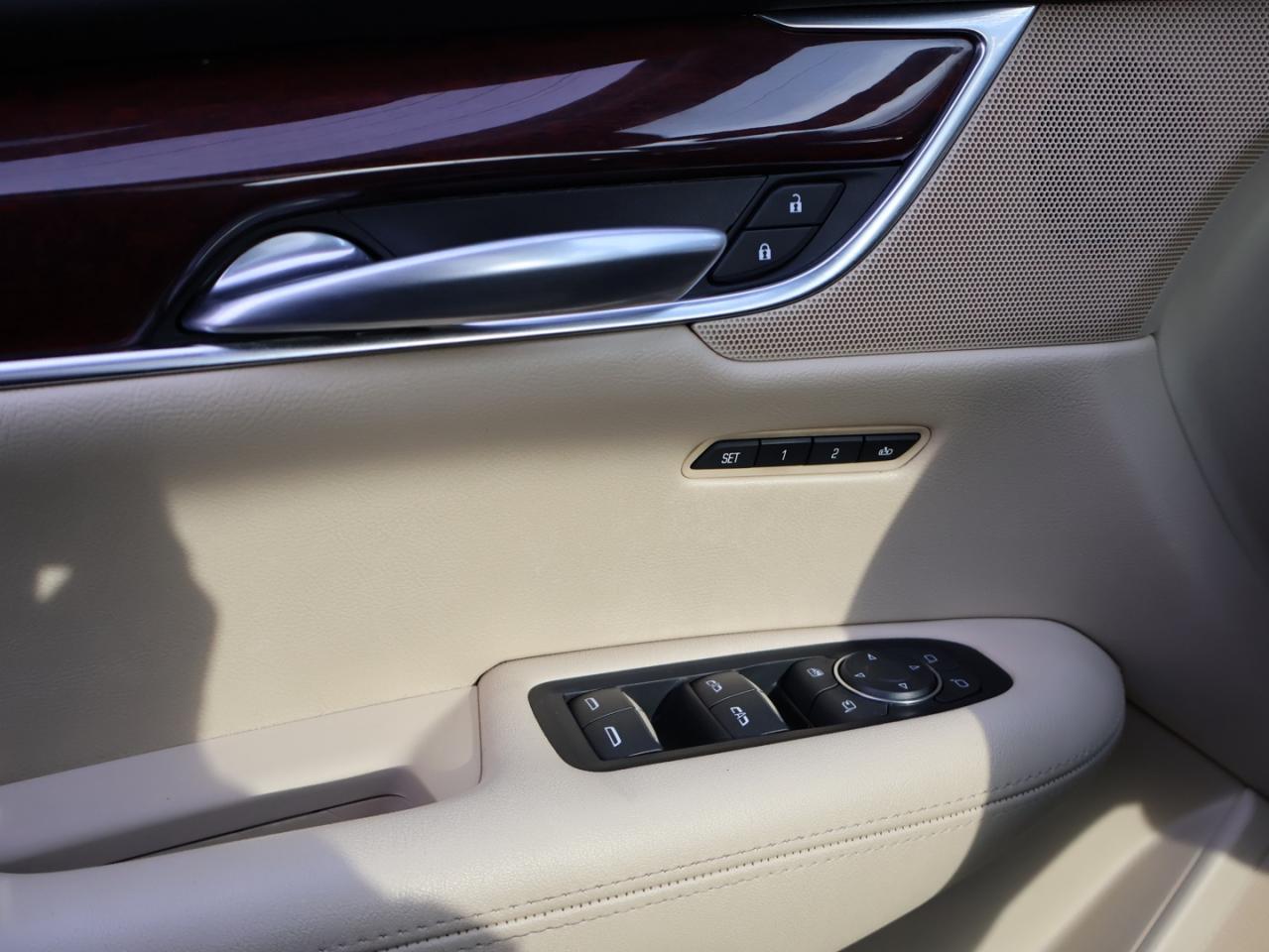 2018 Cadillac XT5 V6 PREMIUM LUXURY AWD *ACCIDENT FREE* CAMERA NAV BLUETOOTH LEATHER PANO ROOF CRUISE ALLOYS Photo