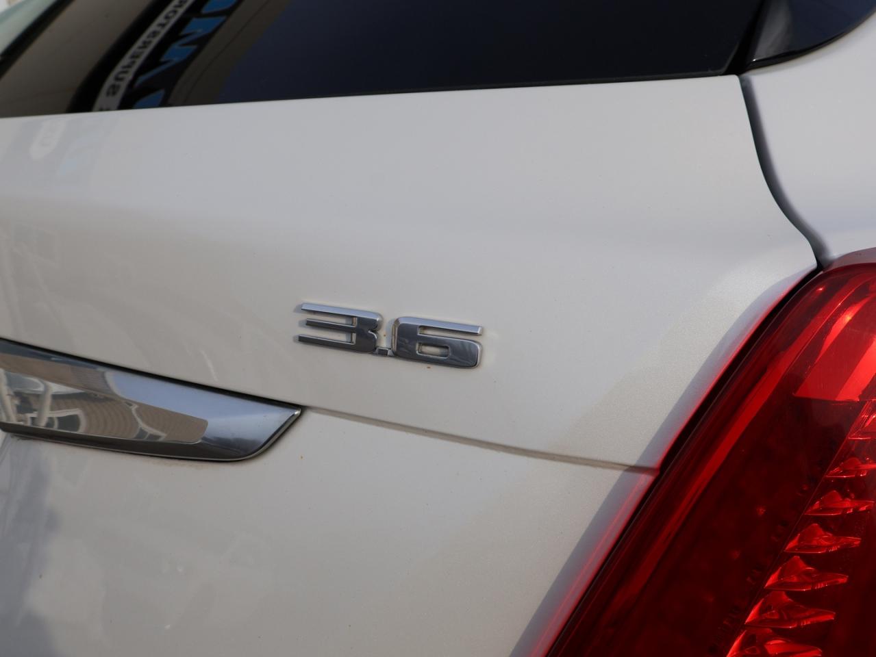 2018 Cadillac XT5 V6 PREMIUM LUXURY AWD *ACCIDENT FREE* CAMERA NAV BLUETOOTH LEATHER PANO ROOF CRUISE ALLOYS Photo