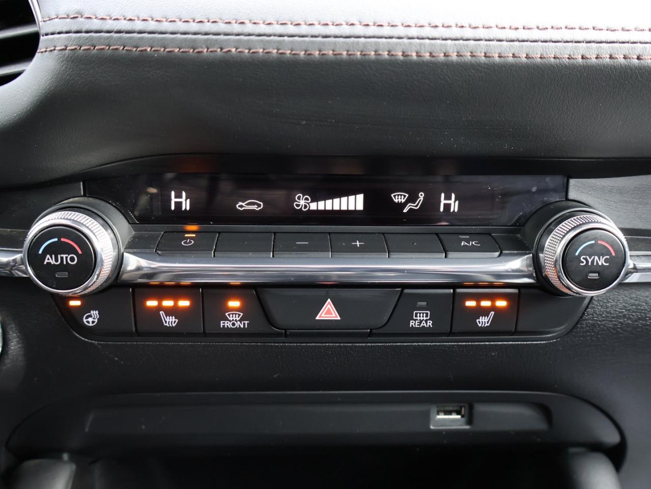 2021 Mazda MAZDA3 2.5 GT PREMIUM CERTIFIED *1 OWNER*ACCIDENT FREE*LOW KMS* CAMERA NAV BLUETOOTH LEATHER HEATED SEATS SUNROOF CRUISE ALLOYS Photo