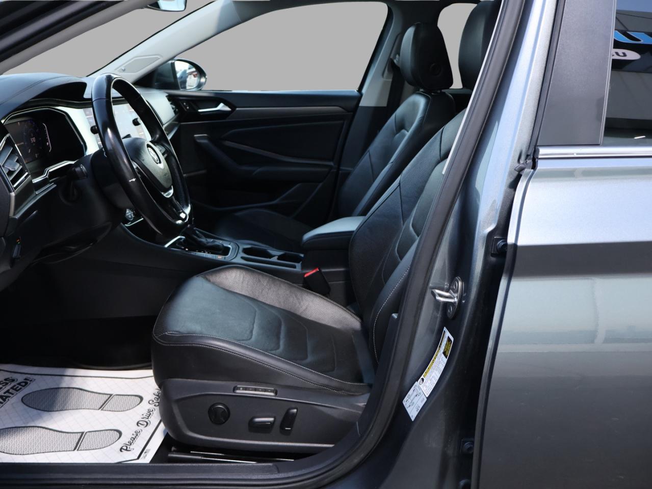 2019 Volkswagen Jetta 1.4T SEL EXECLINE CERTIFIED *ACCIDENT FREE*28 SERVICE RECORDS* CAMERA NAV BLUETOOTH LEATHER HEATED SEATS SUNROOF CRUISE ALLOYS Photo