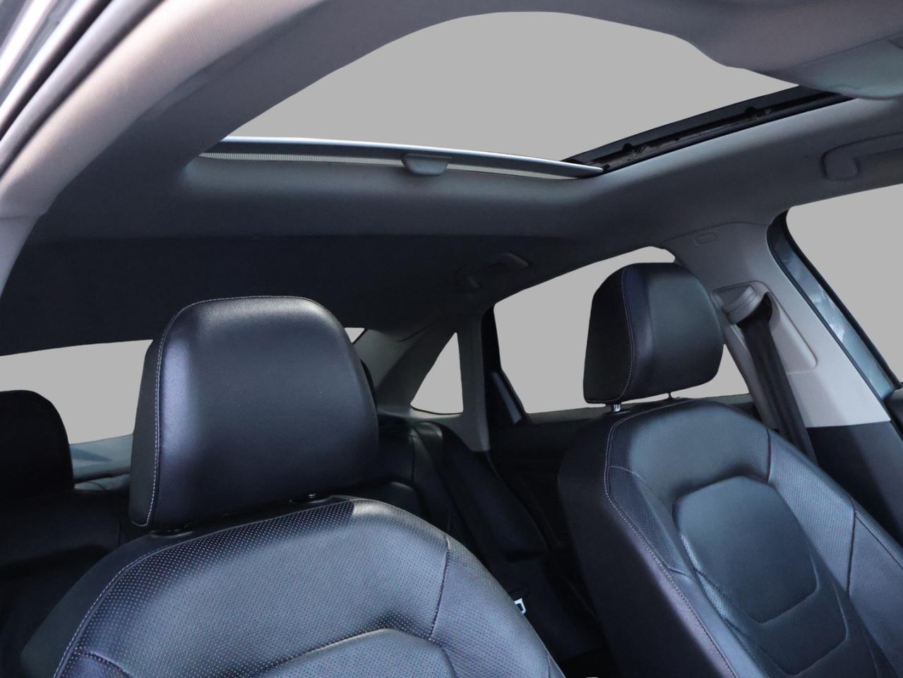 2019 Volkswagen Jetta 1.4T SEL EXECLINE CERTIFIED *ACCIDENT FREE*28 SERVICE RECORDS* CAMERA NAV BLUETOOTH LEATHER HEATED SEATS SUNROOF CRUISE ALLOYS Photo