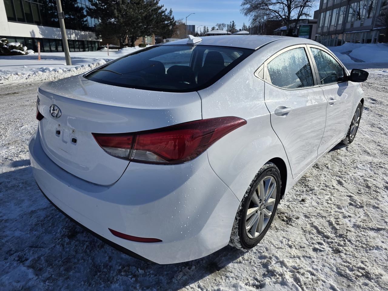 2016 Hyundai Elantra Limited Photo4