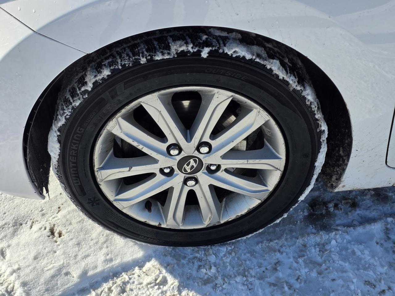 2016 Hyundai Elantra Limited Photo