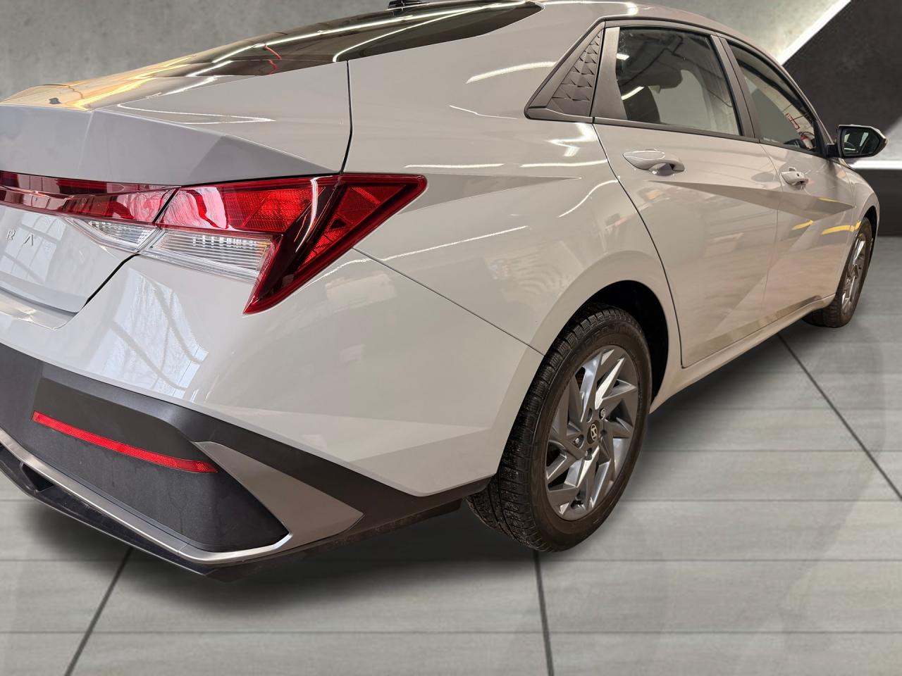 2024 Hyundai Elantra Preferred+One Owner+CLEAN CARFAX Photo41