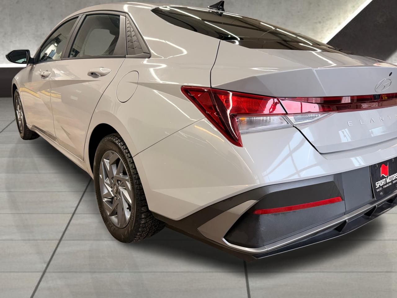 2024 Hyundai Elantra Preferred+One Owner+CLEAN CARFAX Photo40