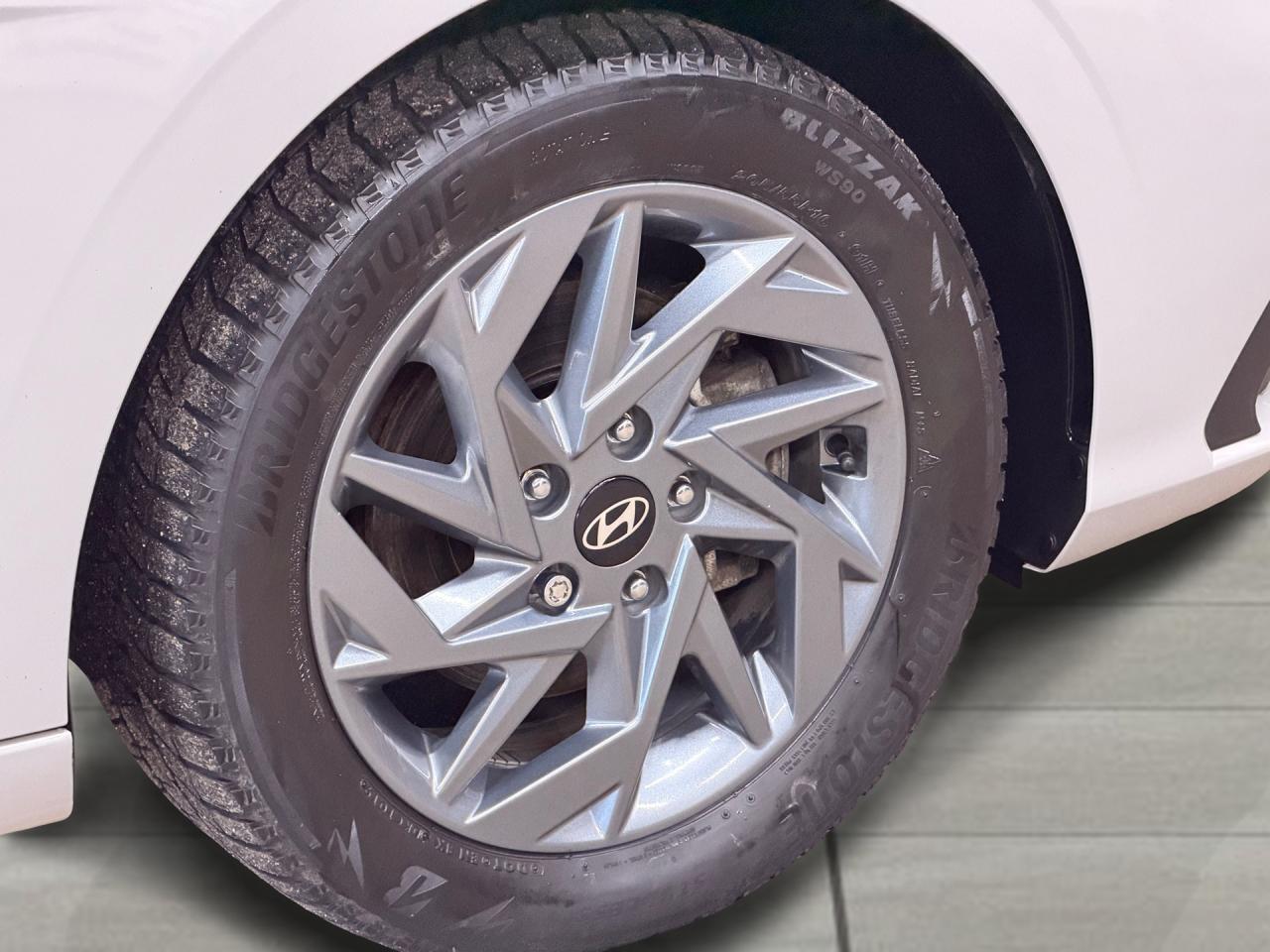 2024 Hyundai Elantra Preferred+One Owner+CLEAN CARFAX Photo54