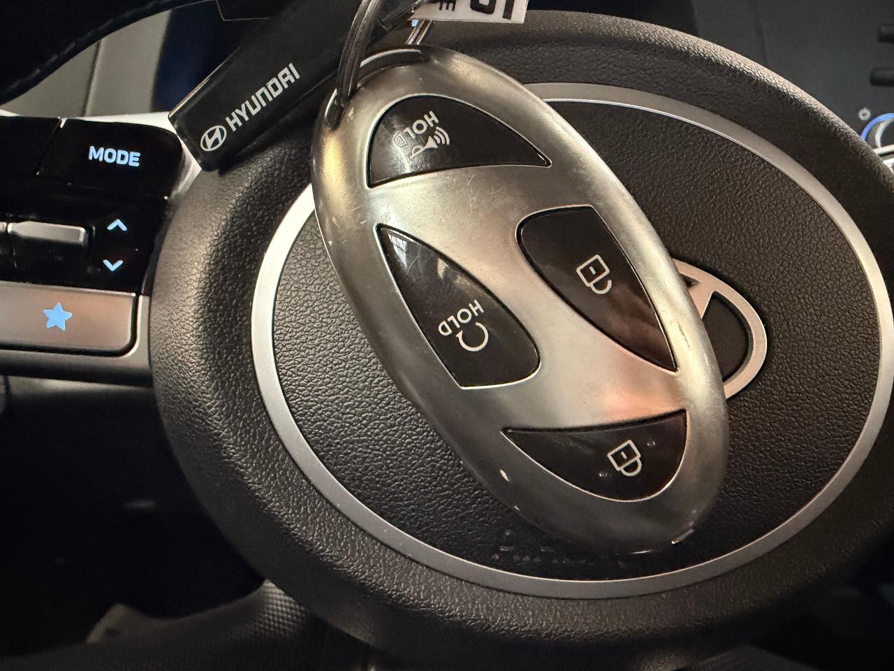 2024 Hyundai Elantra Preferred+One Owner+CLEAN CARFAX Photo