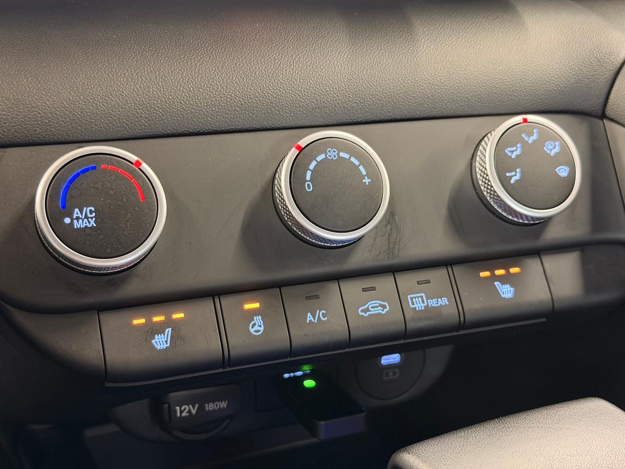 2024 Hyundai Elantra Preferred+One Owner+CLEAN CARFAX Photo35