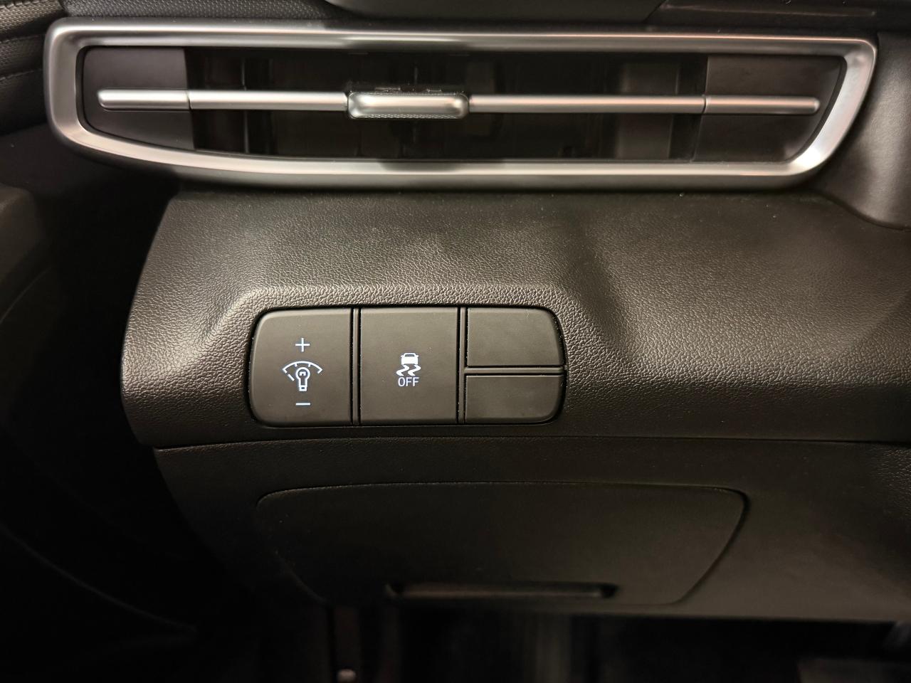 2024 Hyundai Elantra Preferred+One Owner+CLEAN CARFAX Photo105