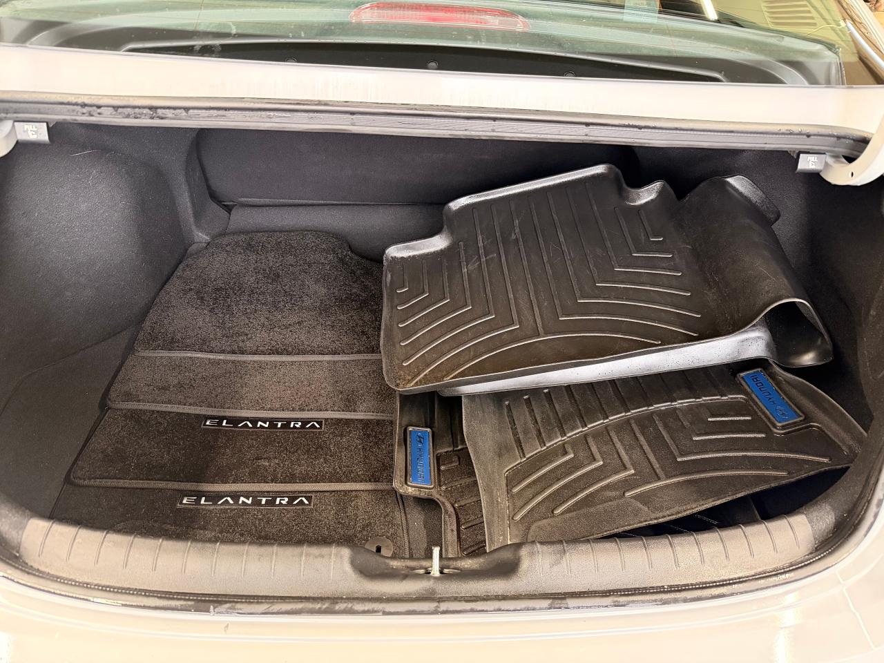 2024 Hyundai Elantra Preferred+One Owner+CLEAN CARFAX Photo