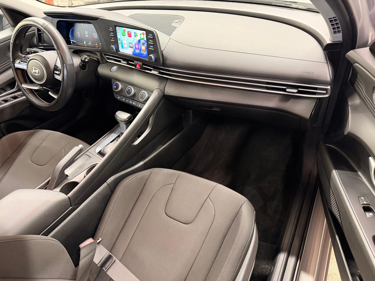 2024 Hyundai Elantra Preferred+One Owner+CLEAN CARFAX Photo20