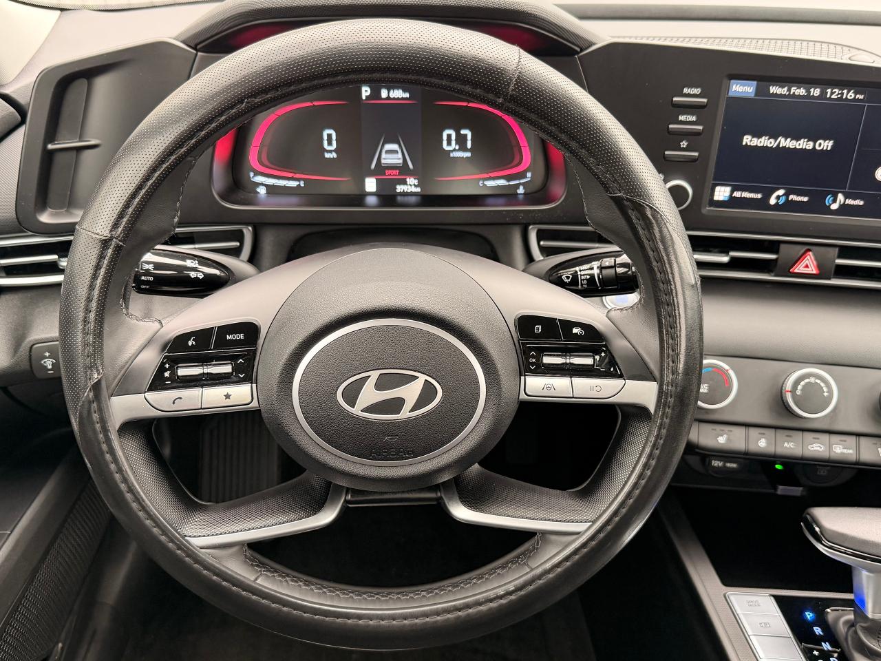 2024 Hyundai Elantra Preferred+One Owner+CLEAN CARFAX Photo12