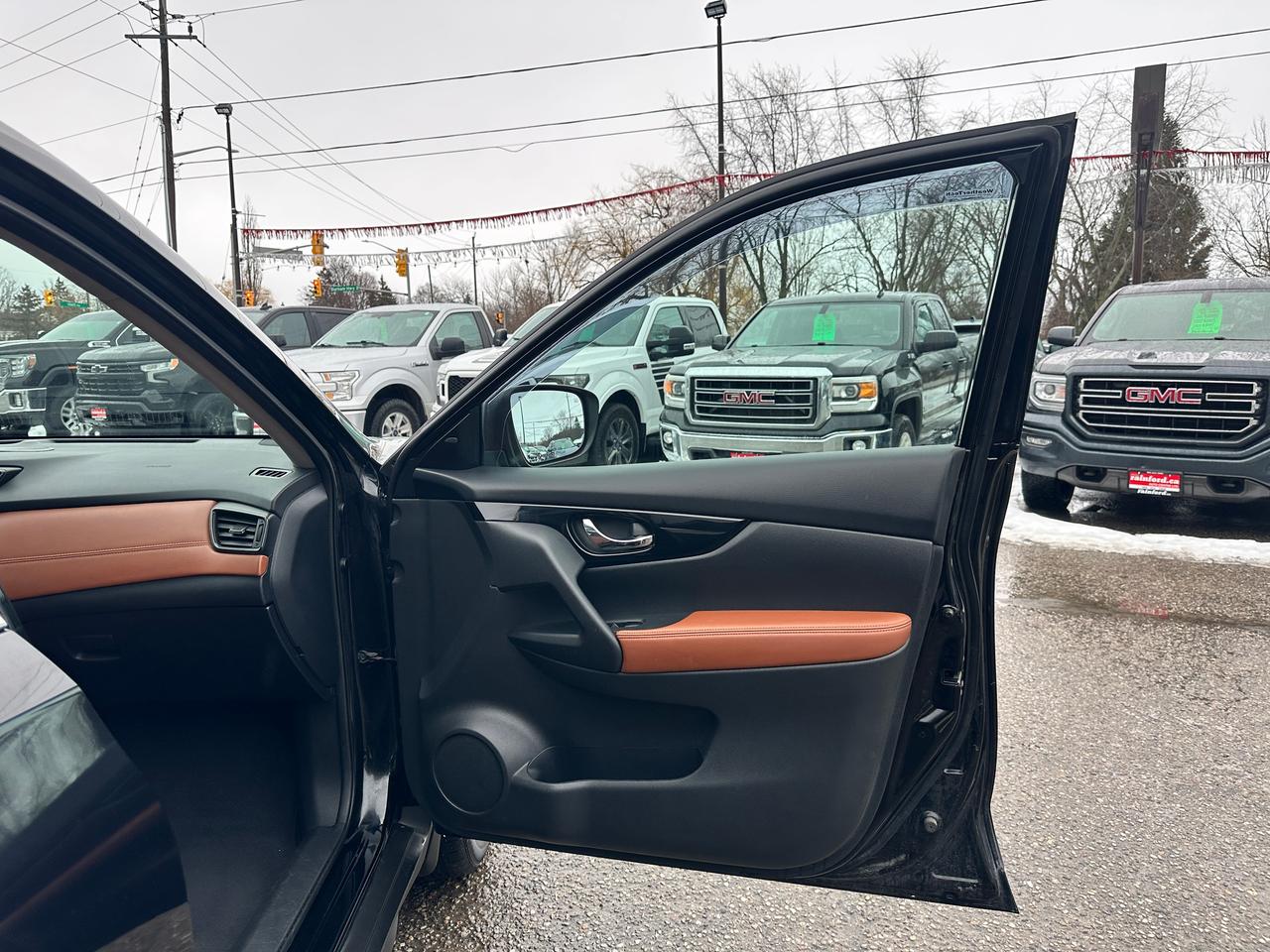 2018 Nissan Rogue SL AWD HeatedLeather PanoRoof NAV BOSE 360-Camera Photo