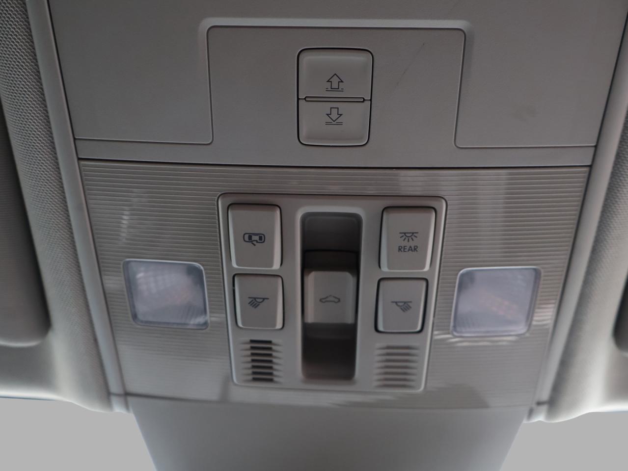 2019 Volkswagen Atlas V6 EXECLINE PREMIUM AWD CERTIFIED *SERVICE RECORDS* CAMERA NAV BLUETOOTH LEATHER HEATED SEATS PANO ROOF CRUISE ALLOYS Photo