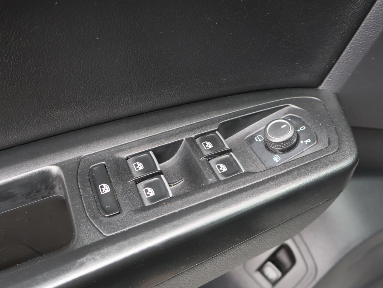 2019 Volkswagen Atlas V6 EXECLINE PREMIUM AWD CERTIFIED *SERVICE RECORDS* CAMERA NAV BLUETOOTH LEATHER HEATED SEATS PANO ROOF CRUISE ALLOYS Photo