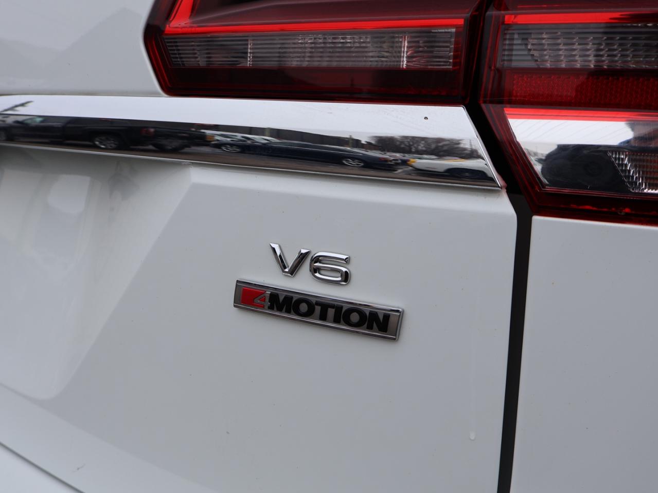 2019 Volkswagen Atlas V6 EXECLINE PREMIUM AWD CERTIFIED *SERVICE RECORDS* CAMERA NAV BLUETOOTH LEATHER HEATED SEATS PANO ROOF CRUISE ALLOYS Photo