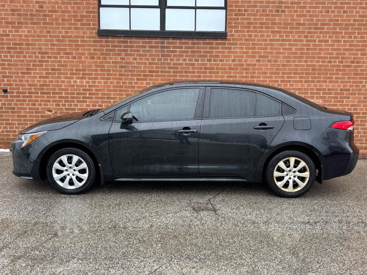 2020 Toyota Corolla LE Automatic Photo2