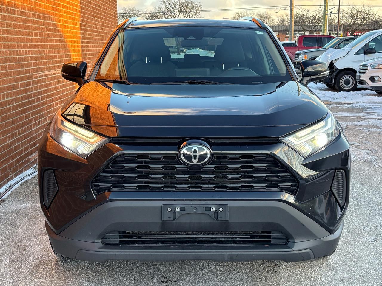 2022 Toyota RAV4 XLE AWD Photo1
