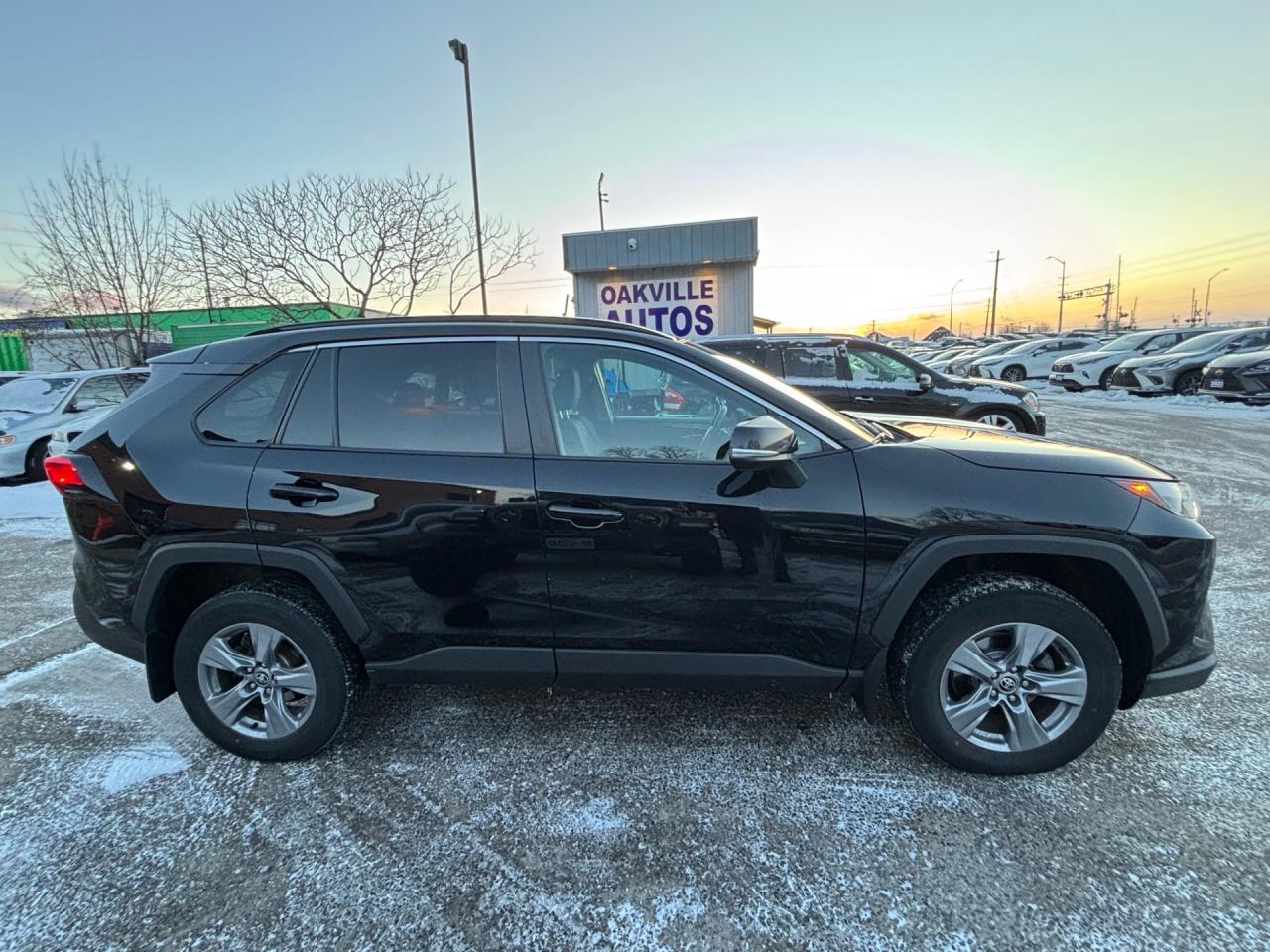 2022 Toyota RAV4 XLE AWD Photo