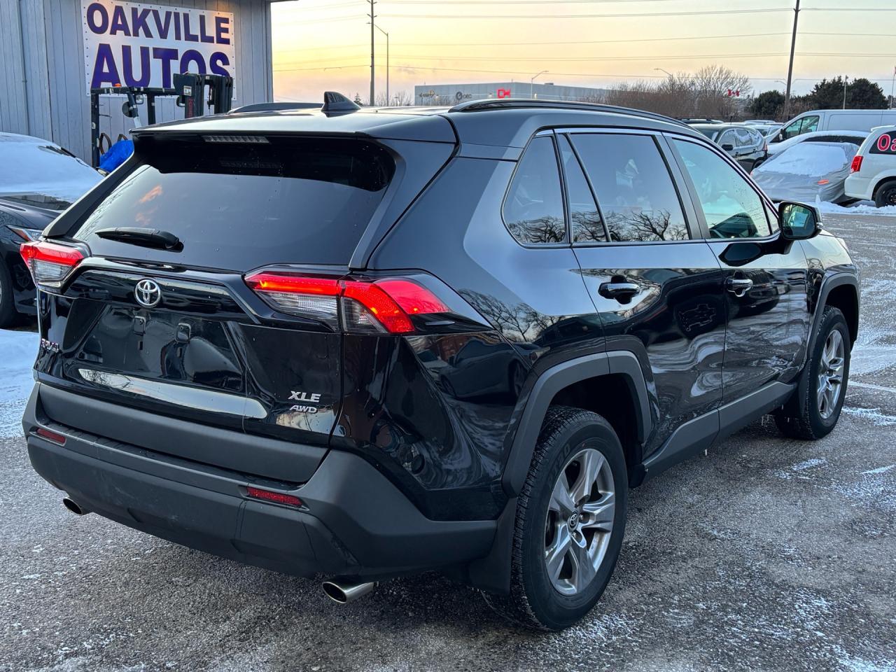 2022 Toyota RAV4 XLE AWD Photo