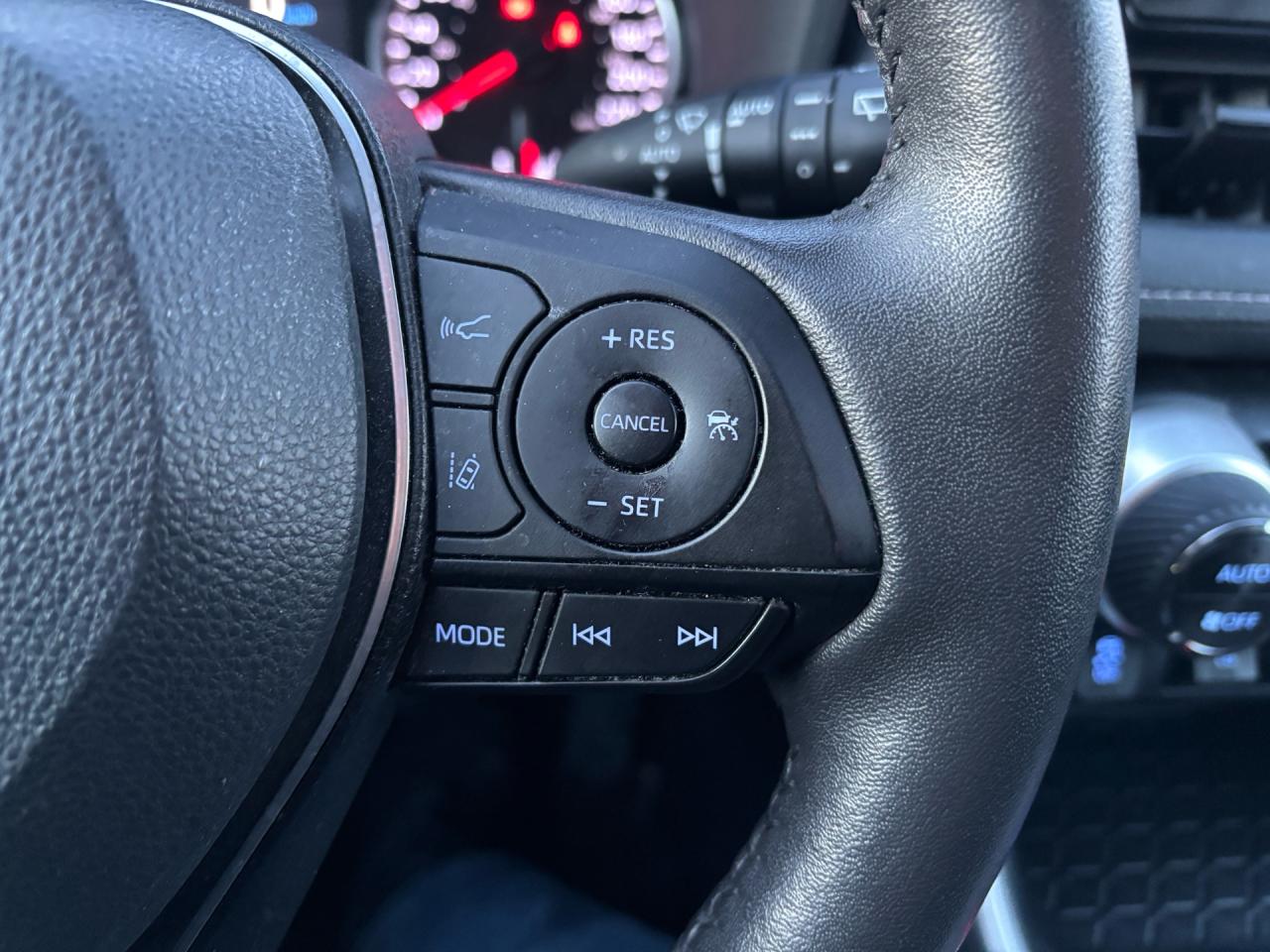 2022 Toyota RAV4 XLE AWD Photo