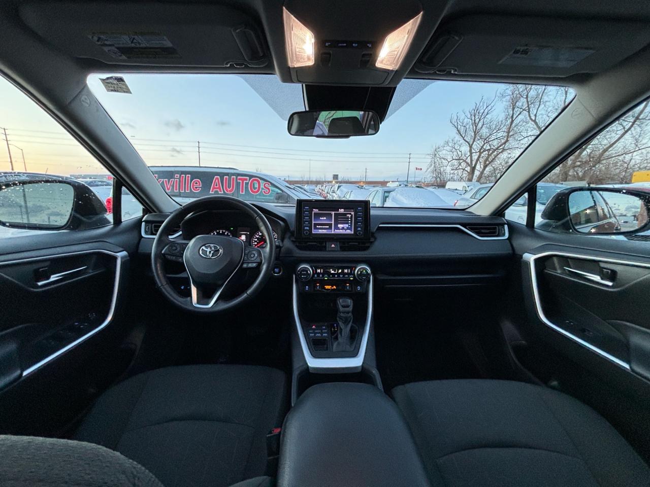 2022 Toyota RAV4 XLE AWD Photo